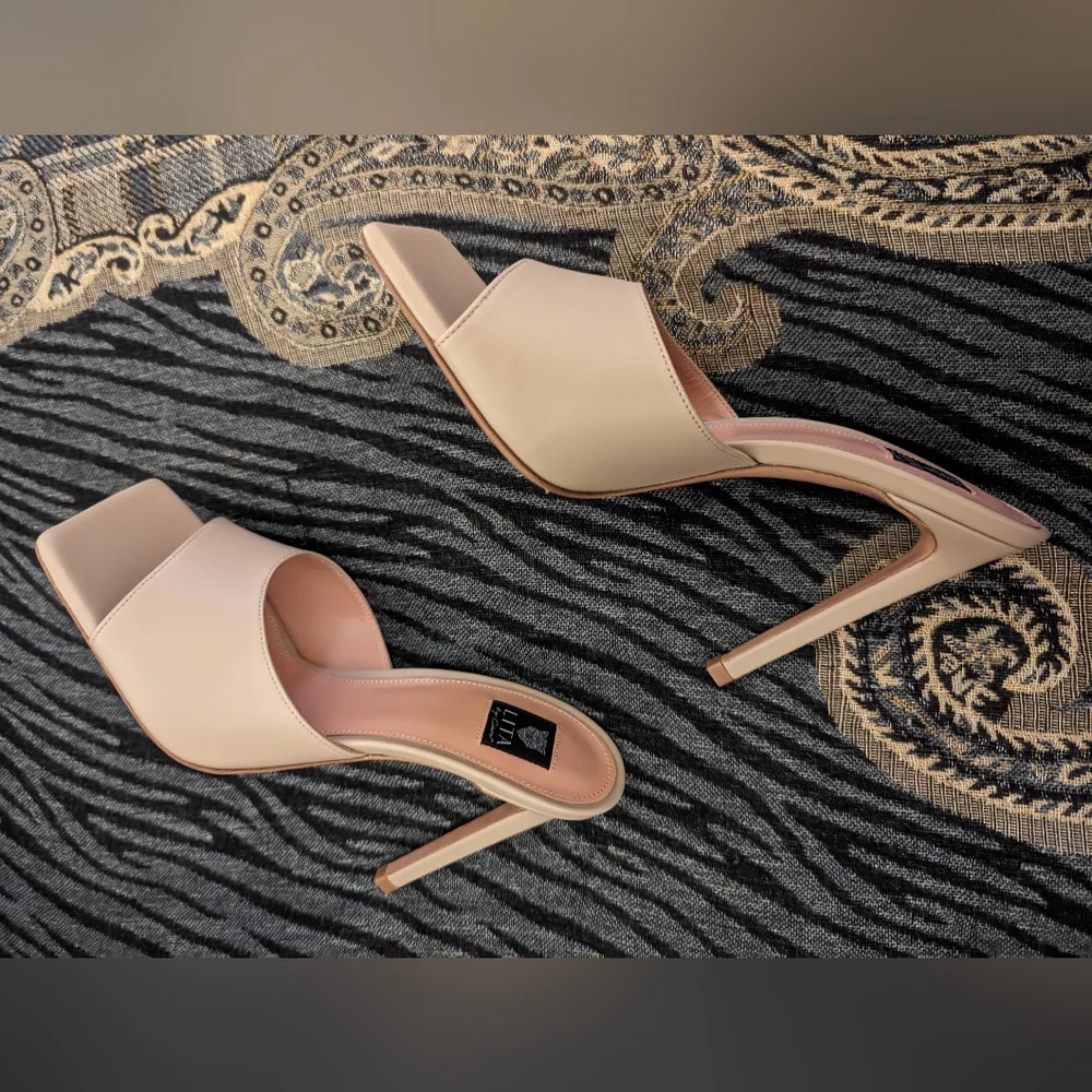 LITA by CIARA Solid Square Toe Slide  Sandal in Sand, & Black NWT - Picture 3 of 12